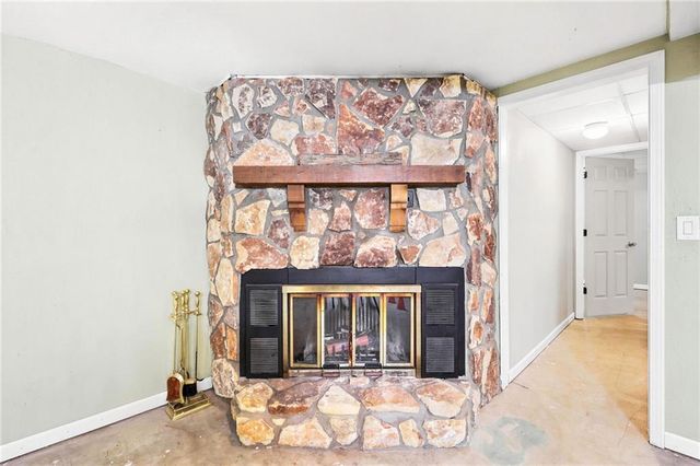 128 SW 18TH Street, Oak Grove, MO 64075