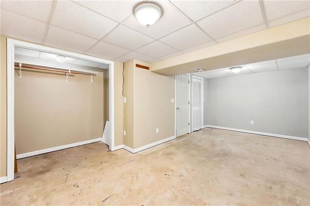 128 SW 18TH Street, Oak Grove, MO 64075