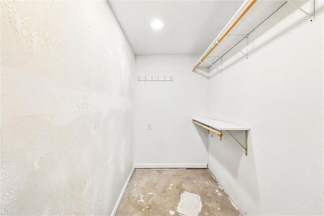 128 SW 18TH Street, Oak Grove, MO 64075