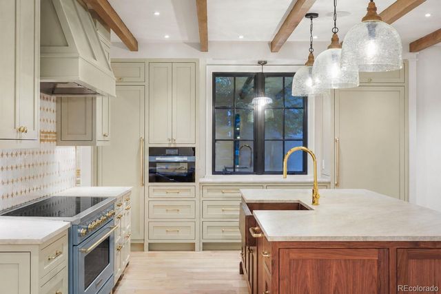 888 S Franklin Street, Denver, CO 80209