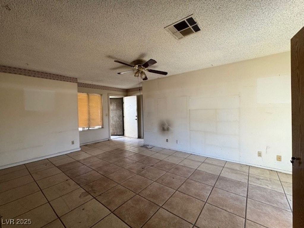 Image 11 of property listing at 30 Traci Street, Las Vegas, NV 89110