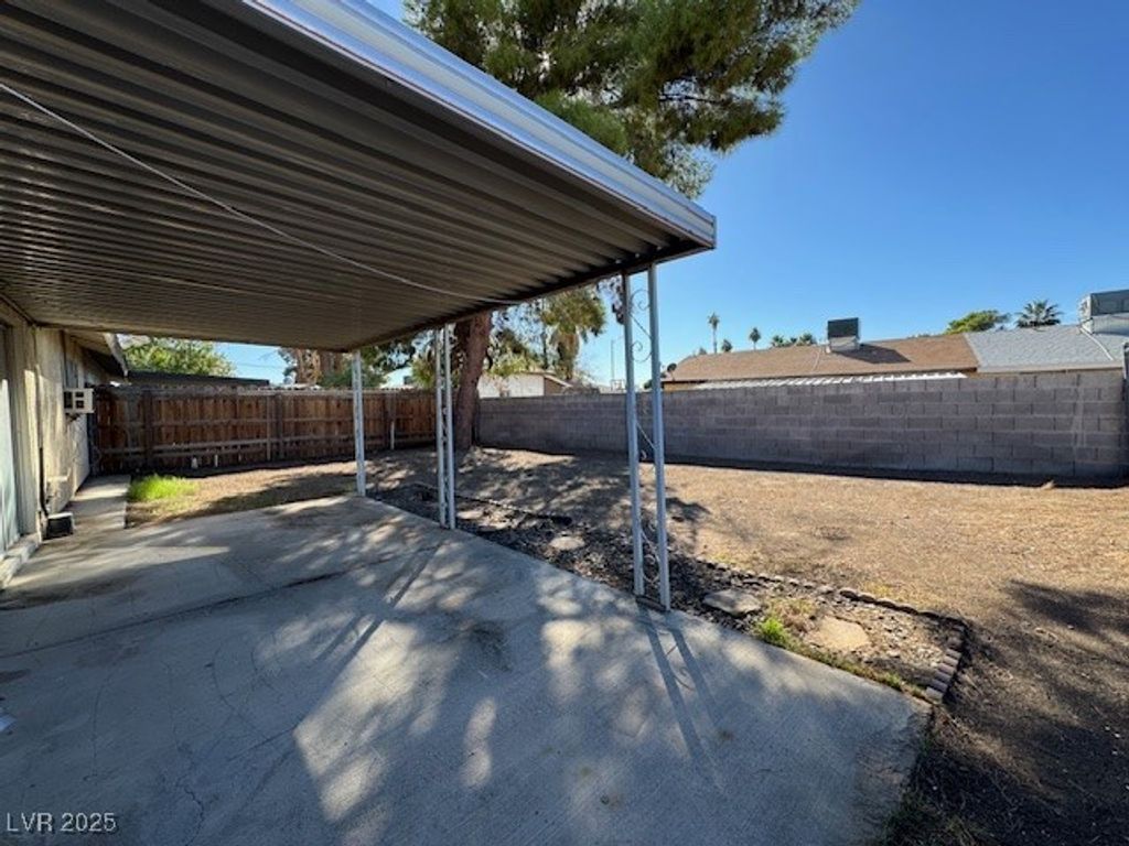 Image 7 of property listing at 30 Traci Street, Las Vegas, NV 89110