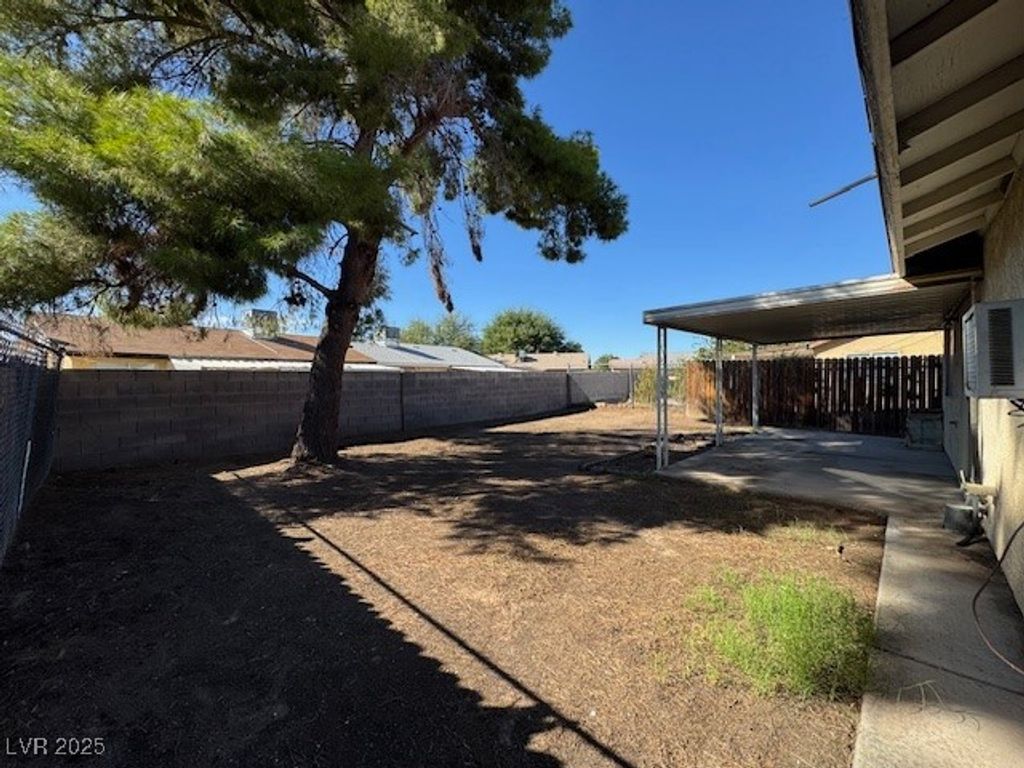 Image 8 of property listing at 30 Traci Street, Las Vegas, NV 89110
