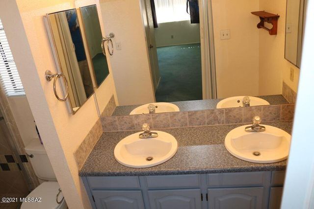 9690 N Donegal Place, Tucson, AZ 85742