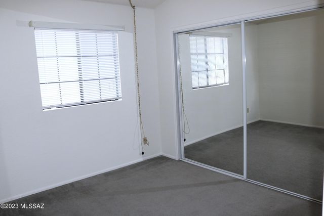 9690 N Donegal Place, Tucson, AZ 85742