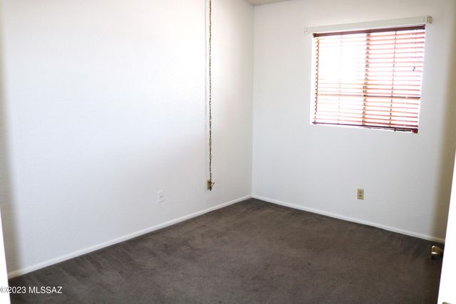 9690 N Donegal Place, Tucson, AZ 85742