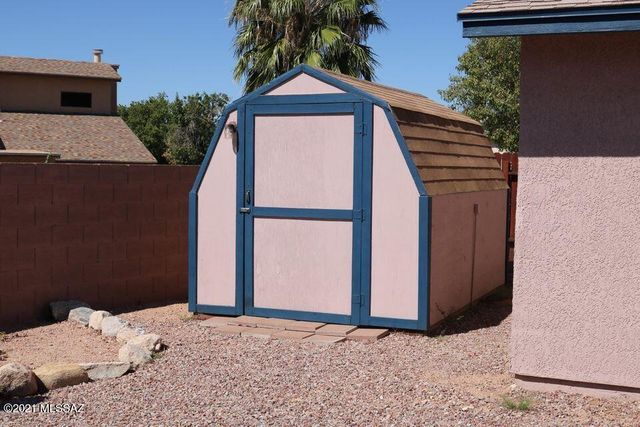 9690 N Donegal Place, Tucson, AZ 85742