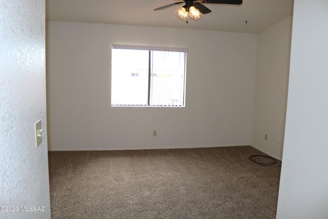 9690 N Donegal Place, Tucson, AZ 85742