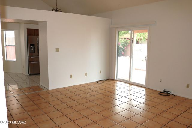 9690 N Donegal Place, Tucson, AZ 85742