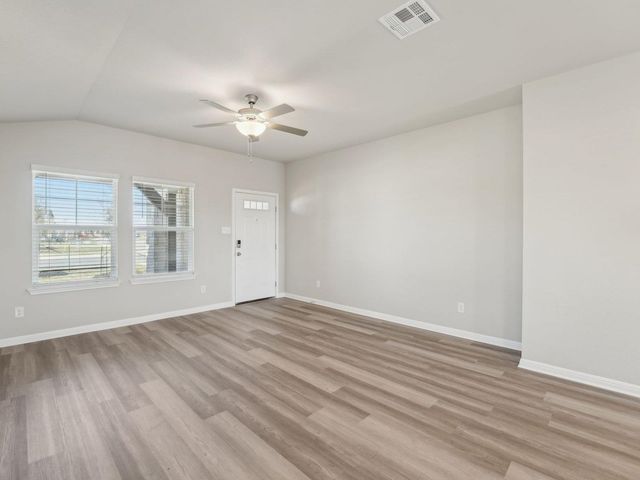 121 Holmby DR, Hutto, TX 78634