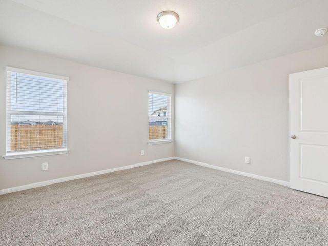 121 Holmby DR, Hutto, TX 78634