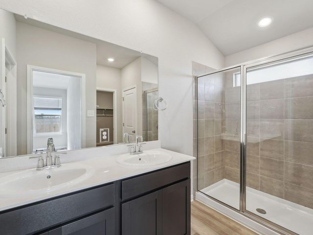 121 Holmby DR, Hutto, TX 78634