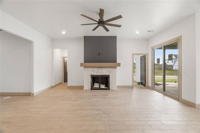 11729 NW 105th Street, Yukon, OK 73099