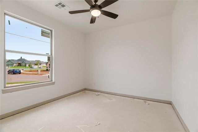 11729 NW 105th Street, Yukon, OK 73099