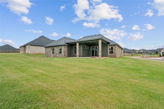 11729 NW 105th Street, Yukon, OK 73099