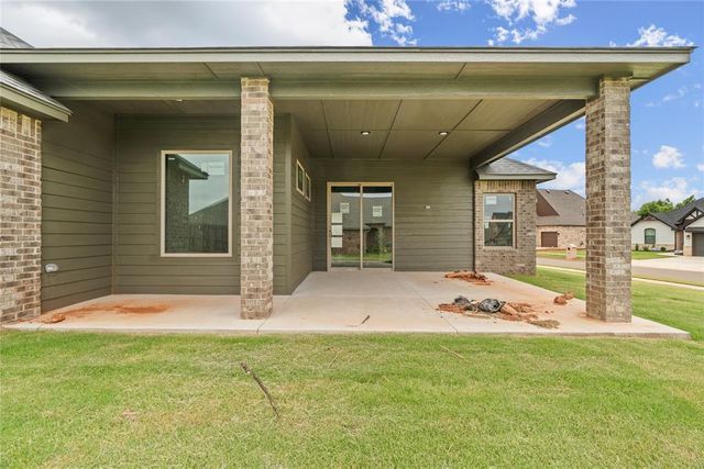 11729 NW 105th Street, Yukon, OK 73099