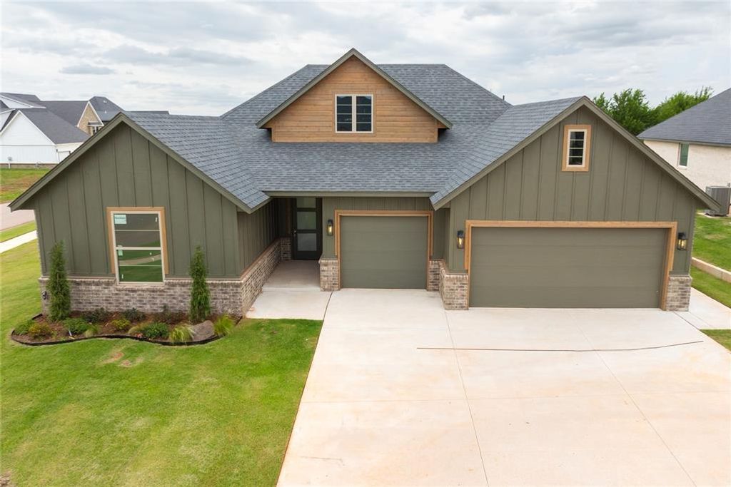 11729 NW 105th Street, Yukon, OK 73099