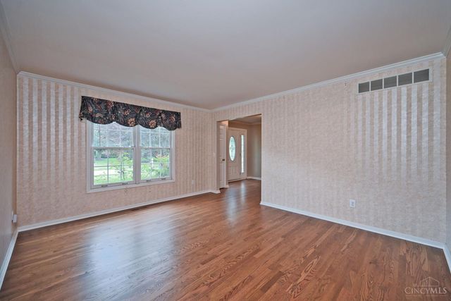 935 Paxton Lake Cove, Miami Twp, OH 45140