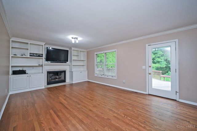 935 Paxton Lake Cove, Miami Twp, OH 45140