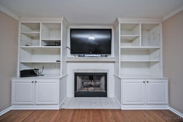 935 Paxton Lake Cove, Miami Twp, OH 45140