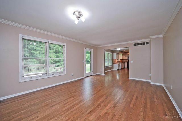 935 Paxton Lake Cove, Miami Twp, OH 45140