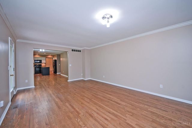 935 Paxton Lake Cove, Miami Twp, OH 45140
