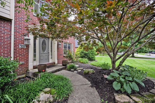 935 Paxton Lake Cove, Miami Twp, OH 45140