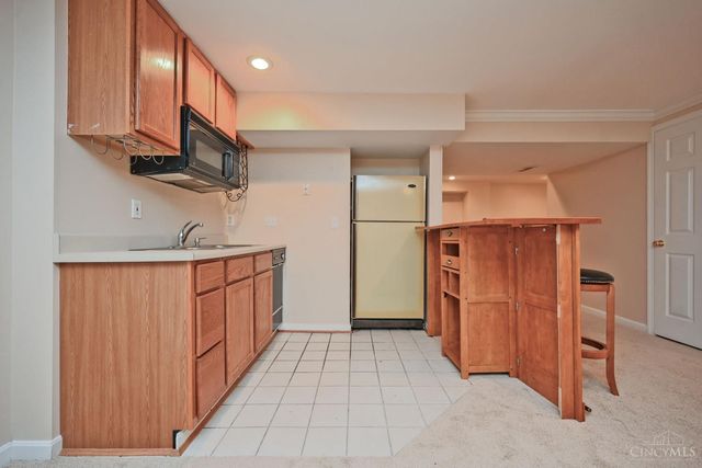 935 Paxton Lake Cove, Miami Twp, OH 45140