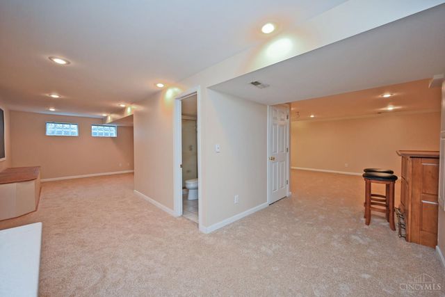 935 Paxton Lake Cove, Miami Twp, OH 45140