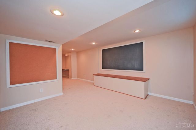 935 Paxton Lake Cove, Miami Twp, OH 45140