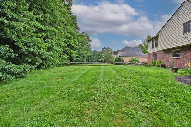 935 Paxton Lake Cove, Miami Twp, OH 45140