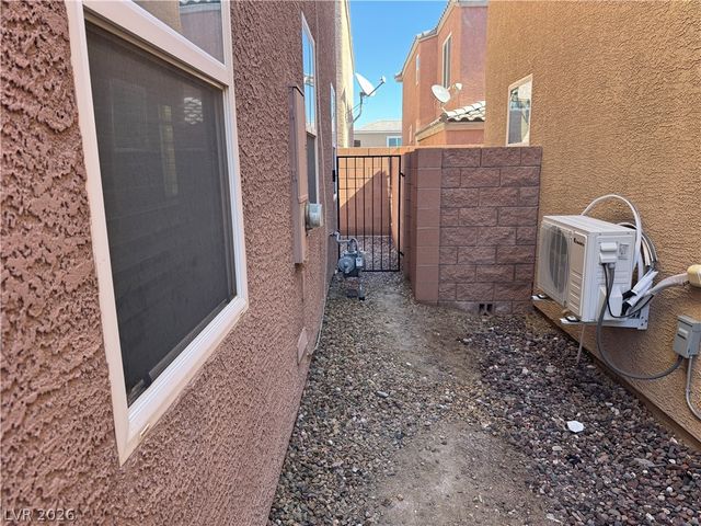 6208 YANKEE SPRING Street, Las Vegas, NV 89122