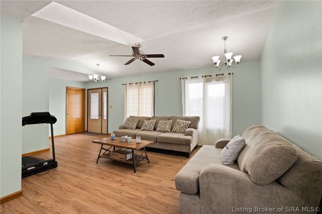 5750 Shewmaker Lane SE, Elizabeth, IN 47117