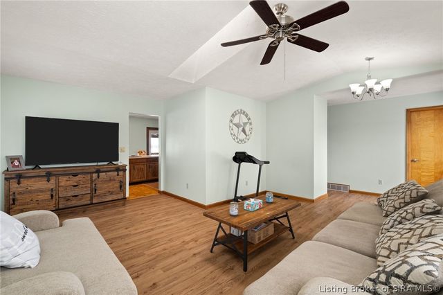 5750 Shewmaker Lane SE, Elizabeth, IN 47117