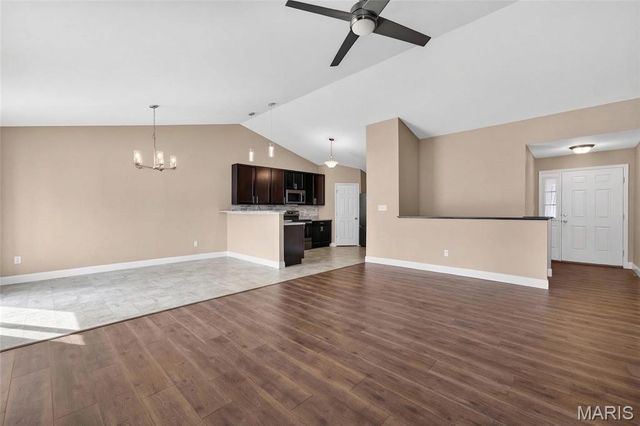 125 Hidden Bluffs Drive, Lake St Louis, MO 63367