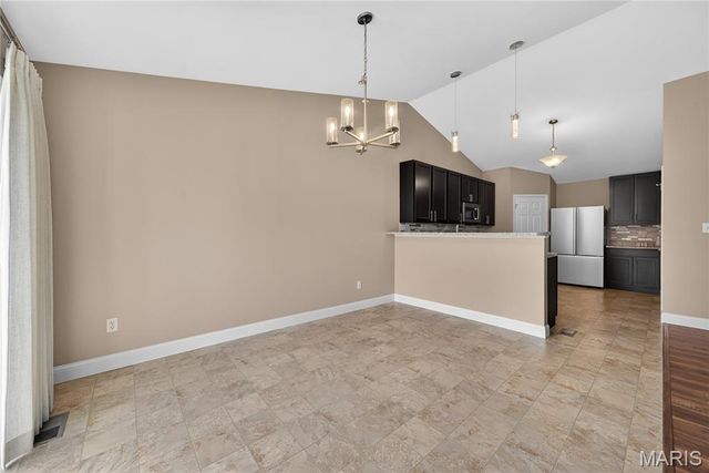 125 Hidden Bluffs Drive, Lake St Louis, MO 63367