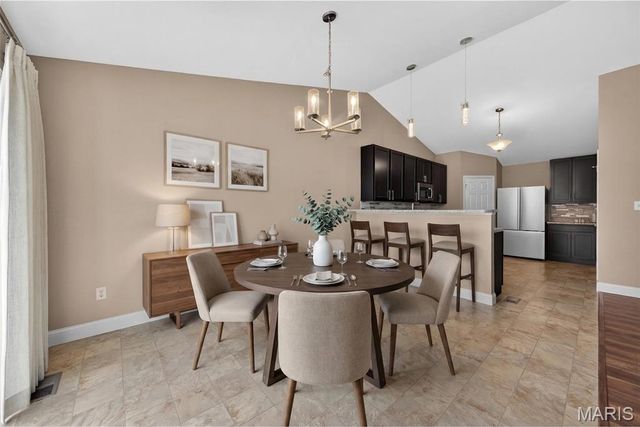 125 Hidden Bluffs Drive, Lake St Louis, MO 63367