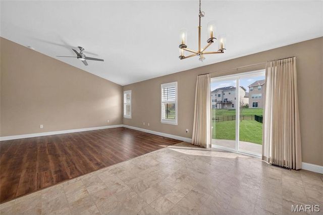 125 Hidden Bluffs Drive, Lake St Louis, MO 63367