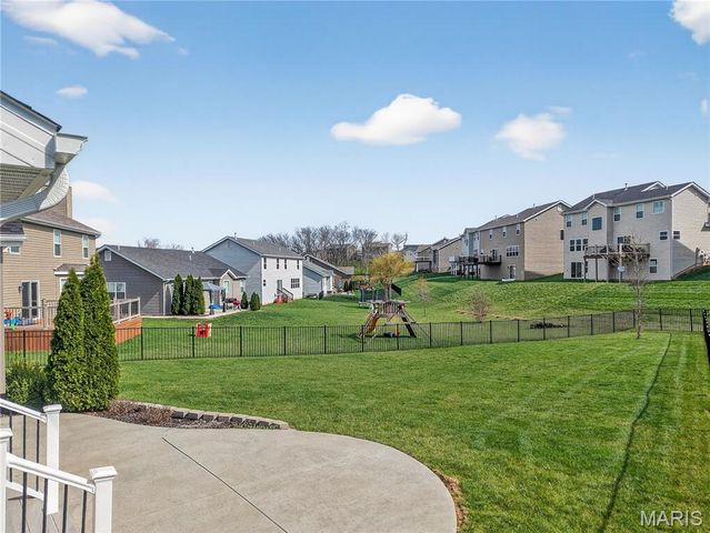 125 Hidden Bluffs Drive, Lake St Louis, MO 63367