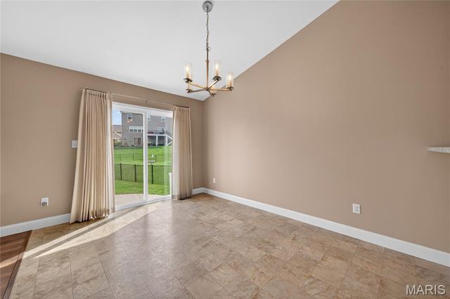 125 Hidden Bluffs Drive, Lake St Louis, MO 63367