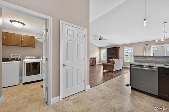 125 Hidden Bluffs Drive, Lake St Louis, MO 63367