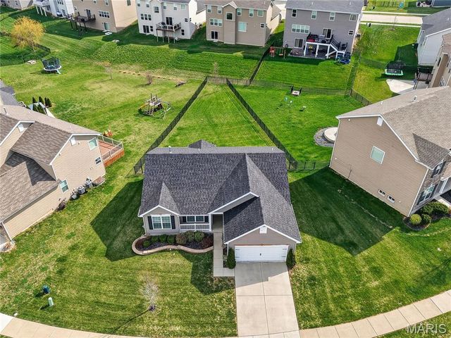 125 Hidden Bluffs Drive, Lake St Louis, MO 63367