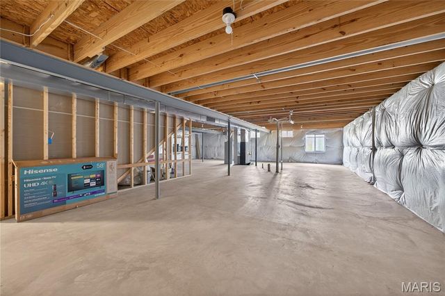 125 Hidden Bluffs Drive, Lake St Louis, MO 63367