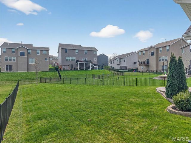 125 Hidden Bluffs Drive, Lake St Louis, MO 63367