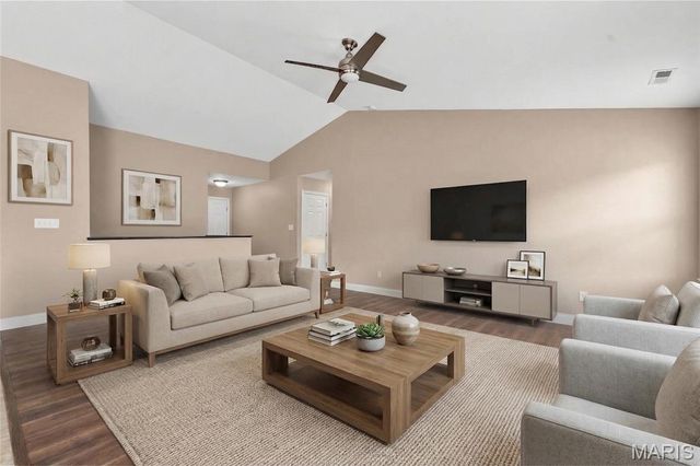 125 Hidden Bluffs Drive, Lake St Louis, MO 63367