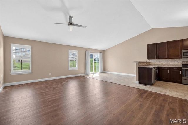 125 Hidden Bluffs Drive, Lake St Louis, MO 63367