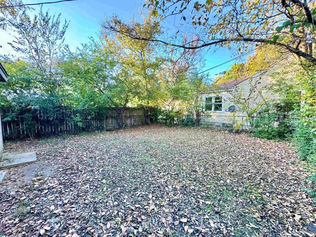 3880 SPOTTSWOOD AVE, Memphis, TN 38111