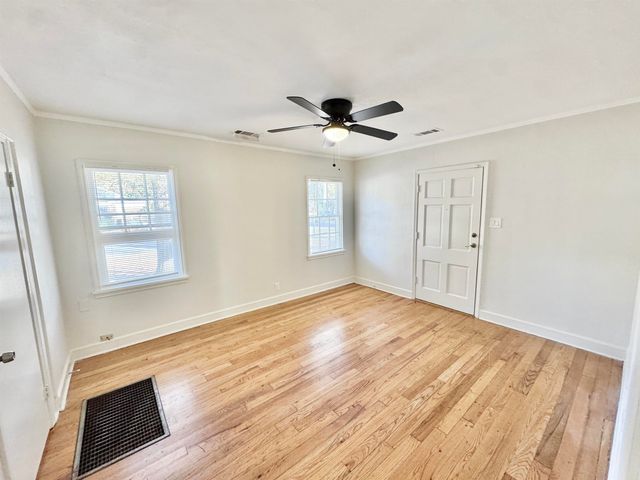 3880 SPOTTSWOOD AVE, Memphis, TN 38111