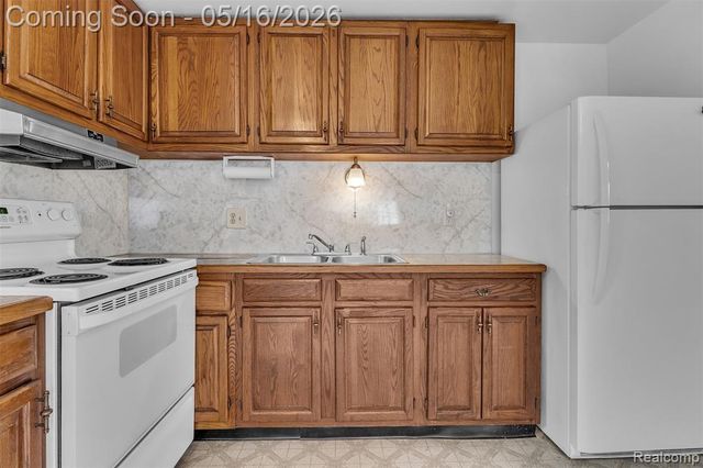 11 Faust Court, Ann Arbor, MI 48108