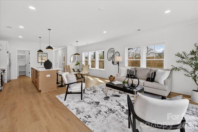 216 Lander Street, Charlotte, NC 28208